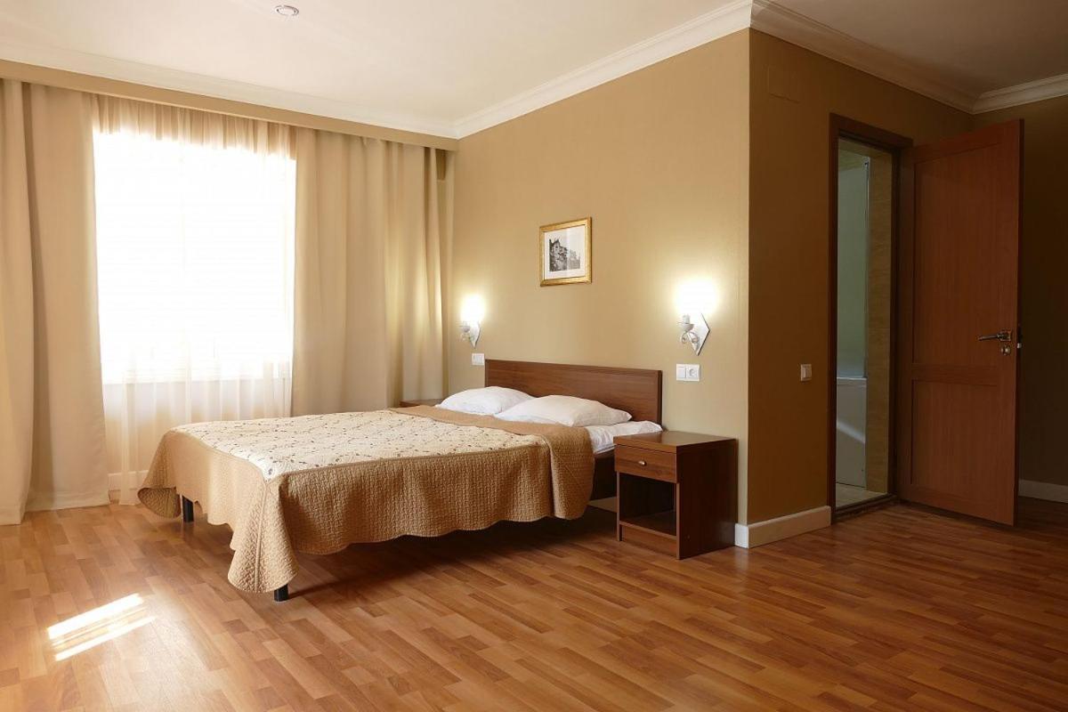 Hotel Abaata Гагра Екстер'єр фото