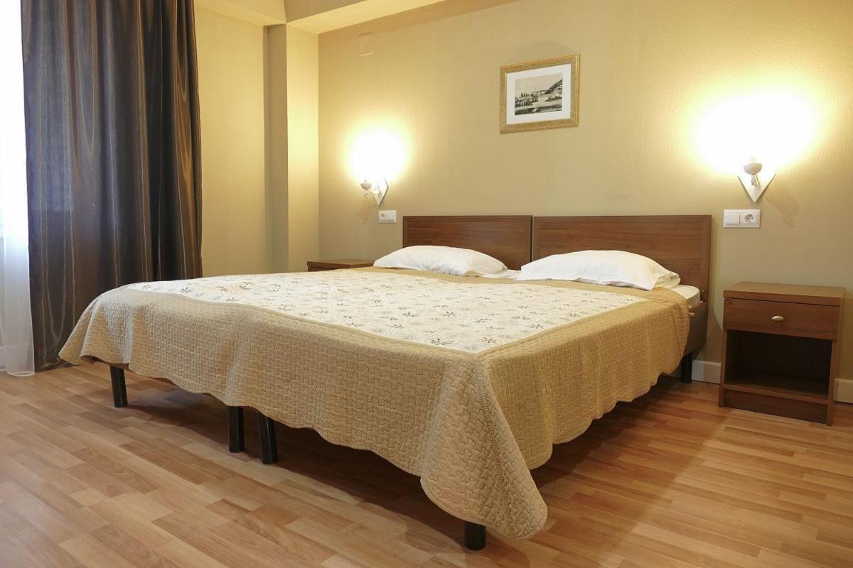 Hotel Abaata Гагра Екстер'єр фото
