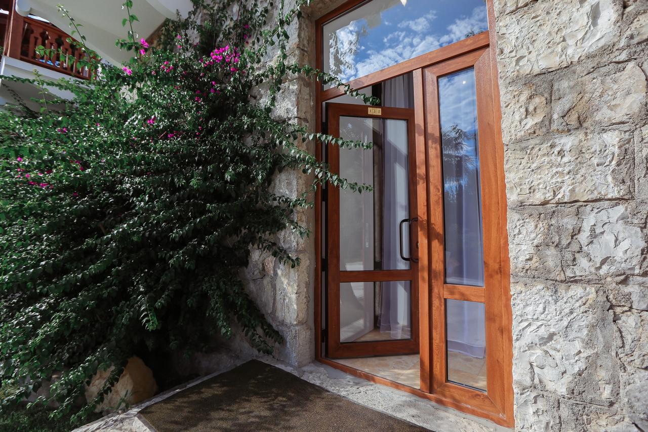 Hotel Abaata Гагра Екстер'єр фото