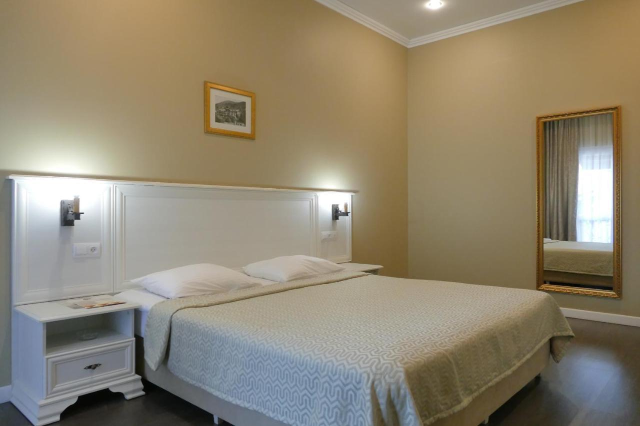 Hotel Abaata Гагра Екстер'єр фото